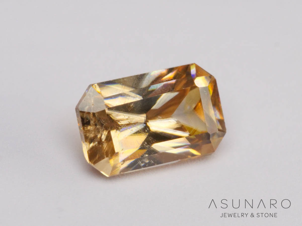 キャシテライト エメラルドカット ビルマ産 0.66ct 【250508-2947