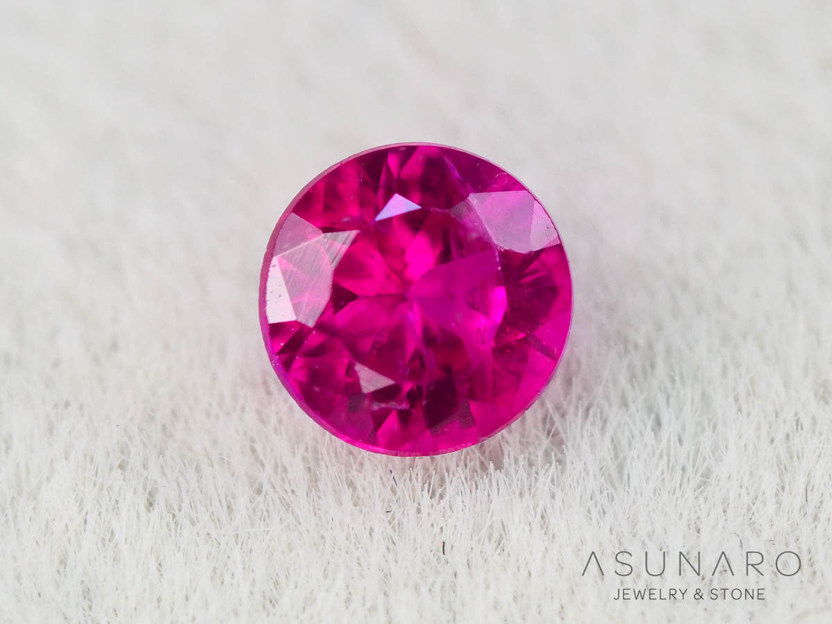 ピジョンブラッドルビー ラウンドカット タイ産 0.11ct 鑑別書付