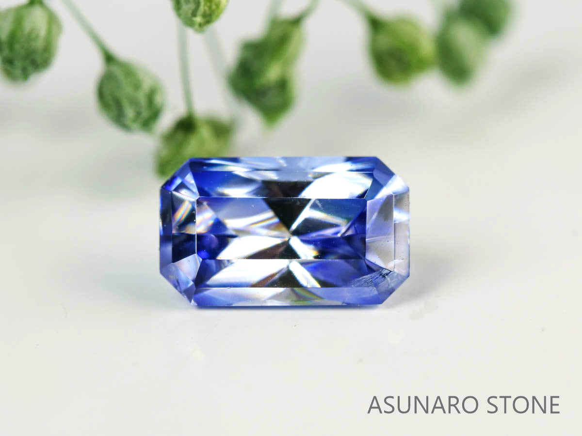 ベニトアイト　エメラルドカット　 アメリカ産　0.63ct 　日付 【230522-1259】