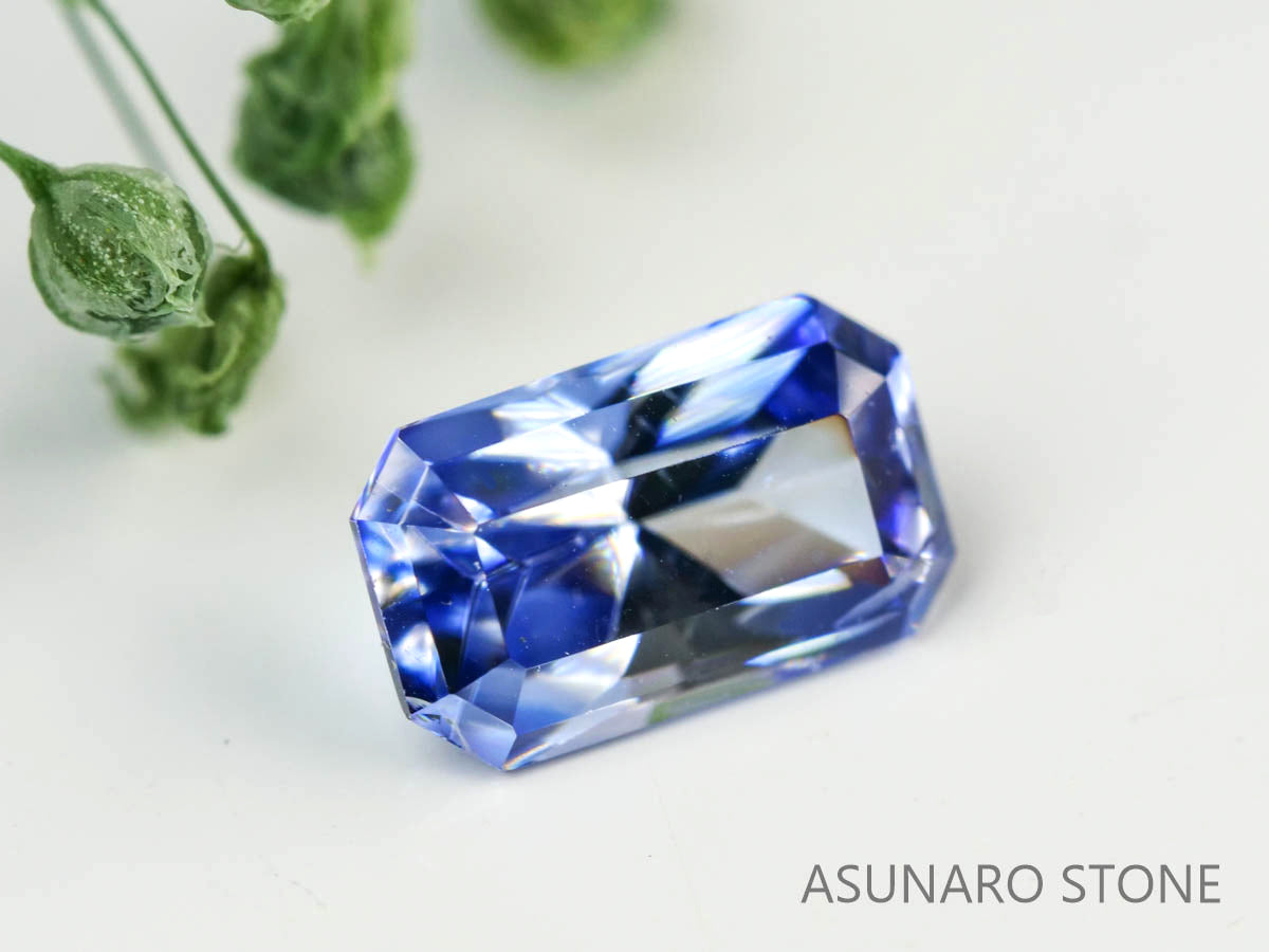 ベニトアイト　エメラルドカット　 アメリカ産　0.63ct 　日付 【230522-1259】