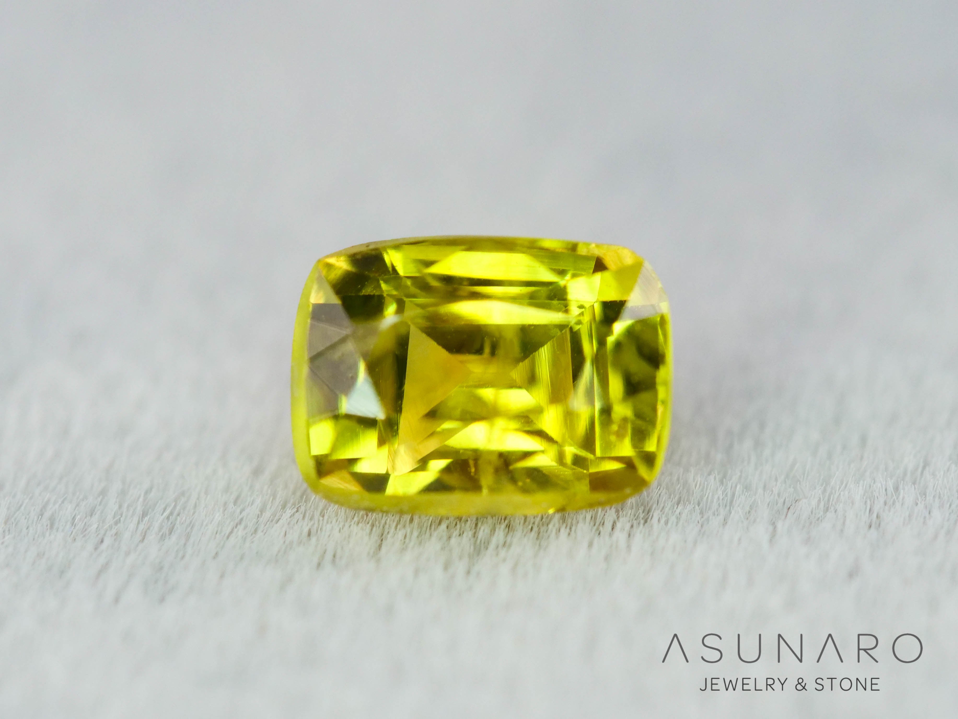 バイカラーサファイア クッションカット スリランカ産 0.48ct【250122