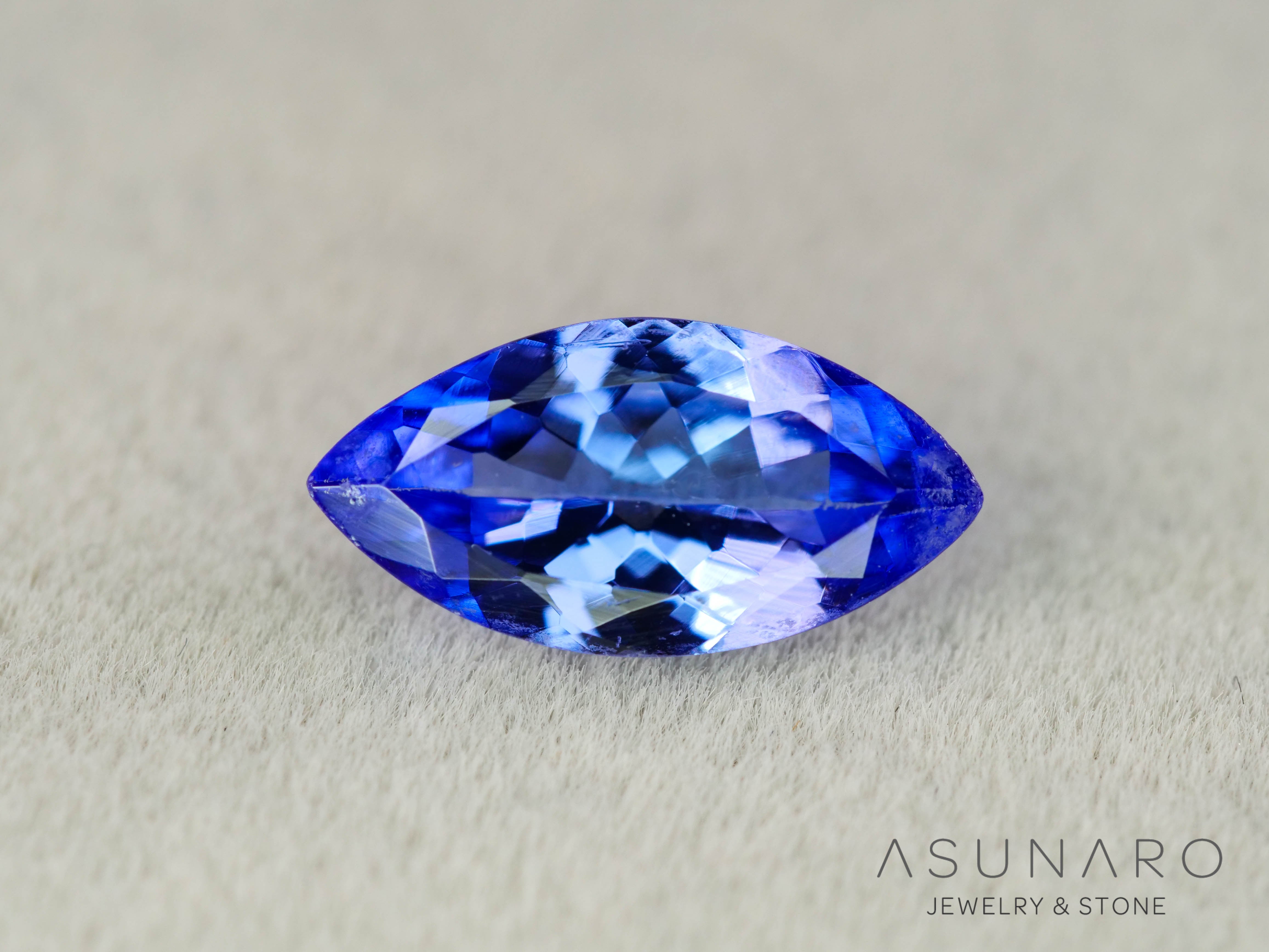 タンザナイト マーキスカット タンザニア産 0.86ct【260130-3164