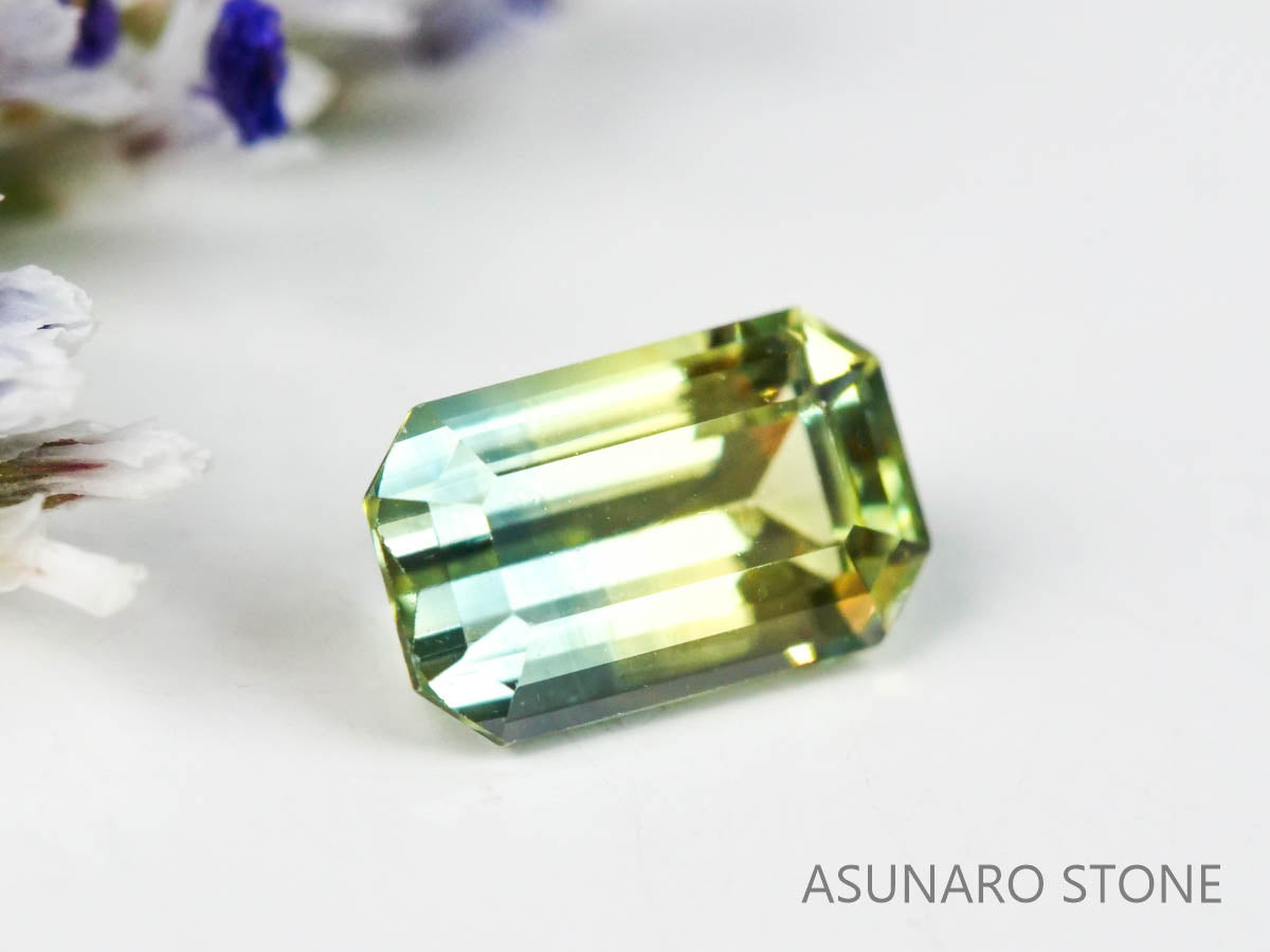 ミルキーサファイア エメラルドカット 1.27ct