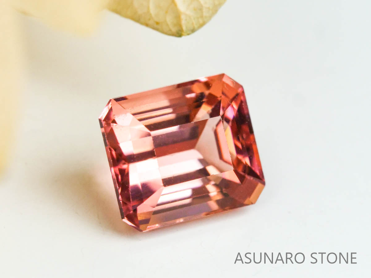 オレンジピンクトルマリン エメラルドカット ルワンダ産 1.53ct