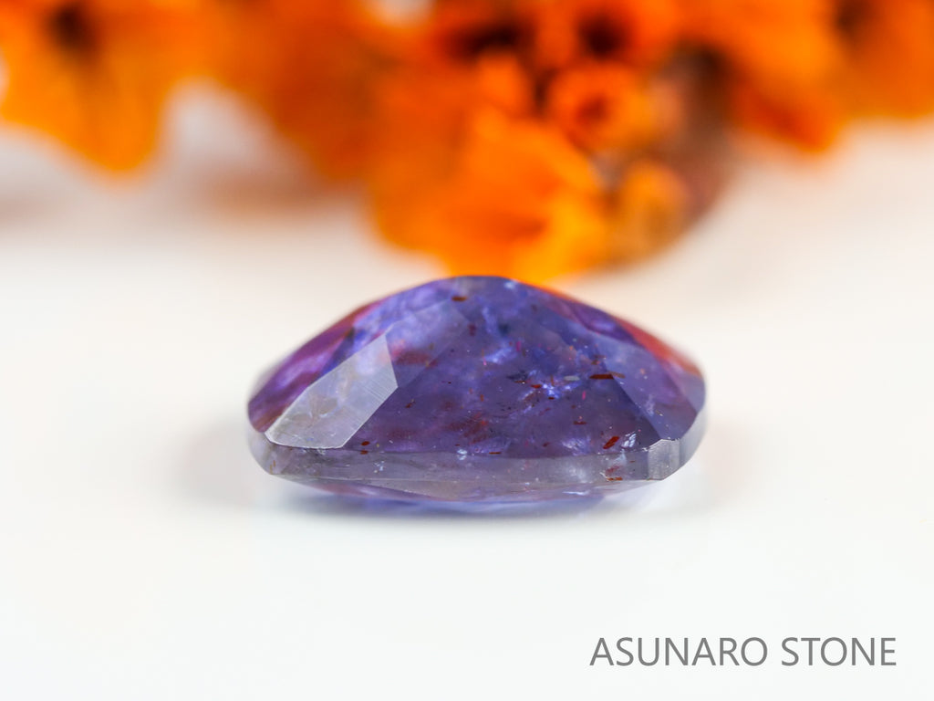 ブラッドショットアイオライト　クッションカット　インド産　　1.37ct【231108-1742】