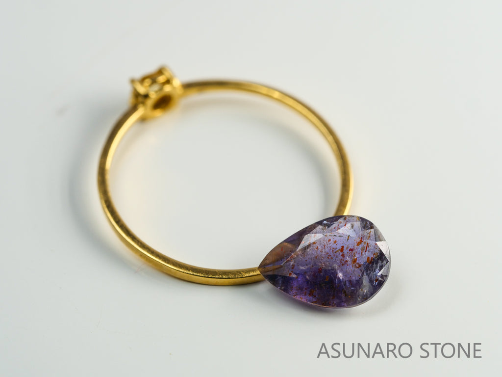 ブラッドショットアイオライト　ペアシェイプ　インド産　　1.03ct【231108-1743】