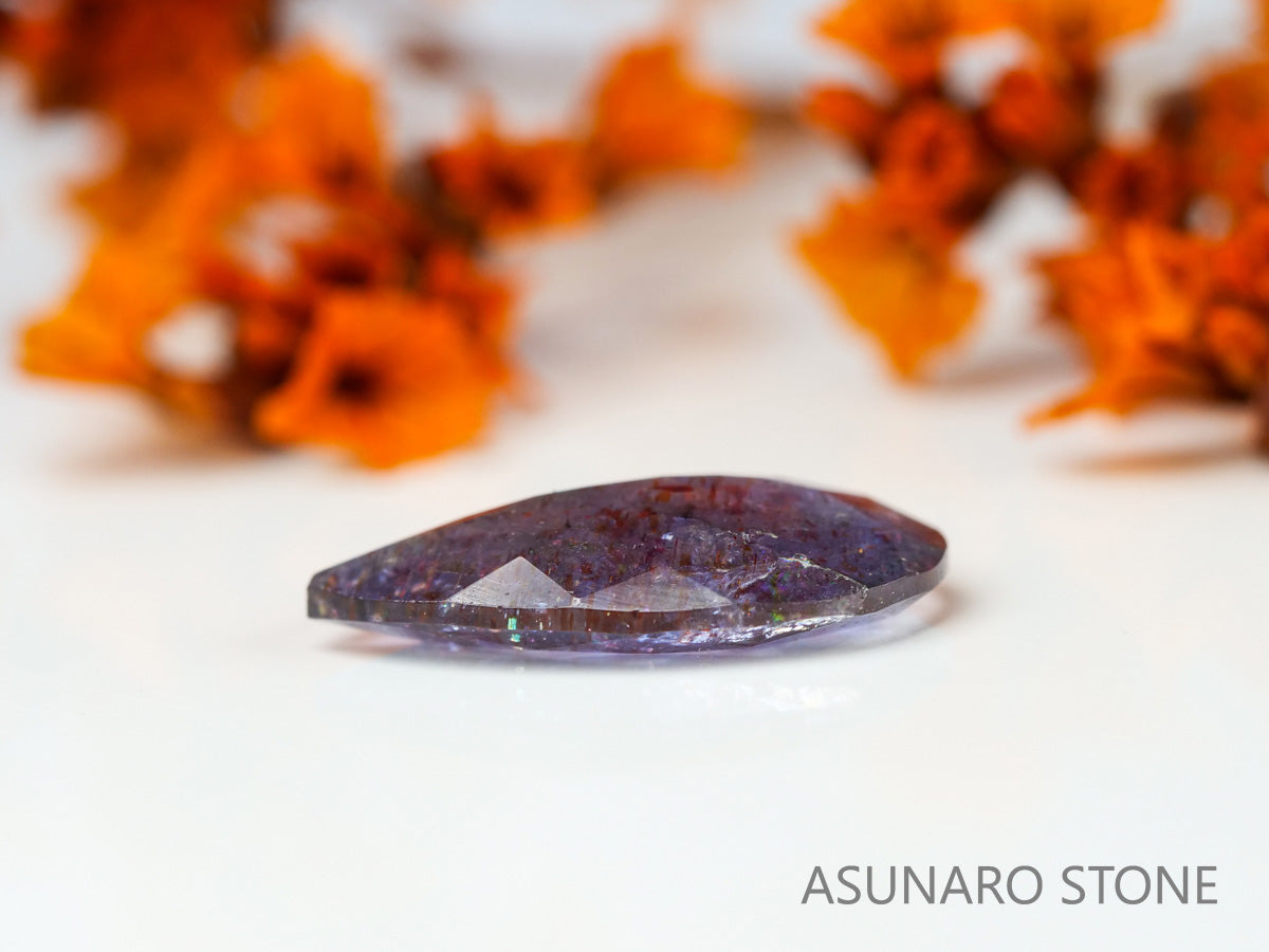 ブラッドショットアイオライト　ペアシェイプ　インド産　　1.76ct【231108-1744】