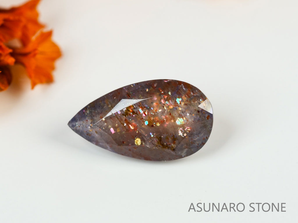 ブラッドショットアイオライト　ペアシェイプ　インド産　　1.42ct【231108-1747】