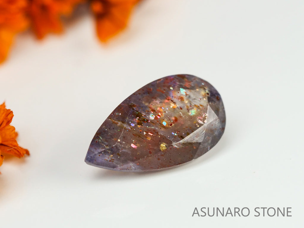 ブラッドショットアイオライト　ペアシェイプ　インド産　　1.42ct【231108-1747】