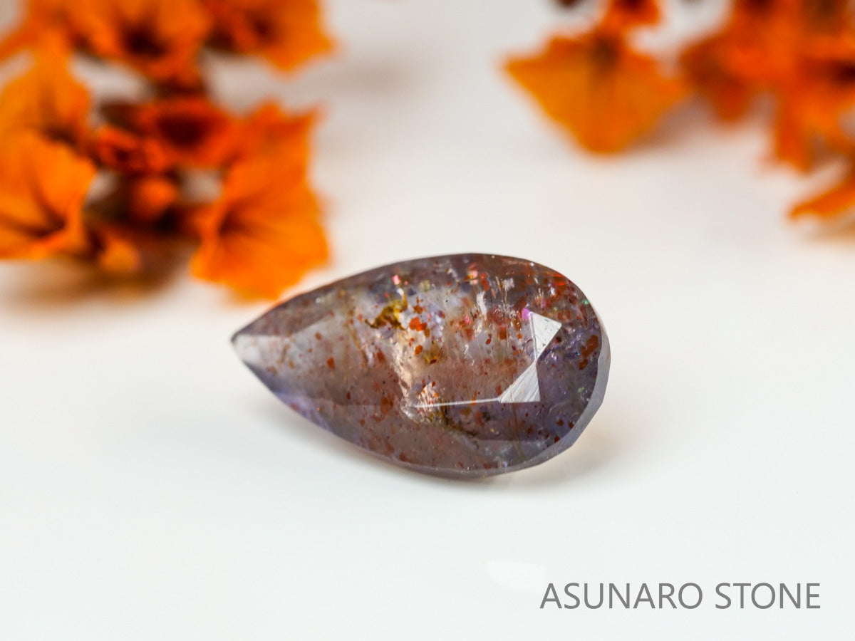 ブラッドショットアイオライト　ペアシェイプ　インド産　　1.42ct【231108-1747】