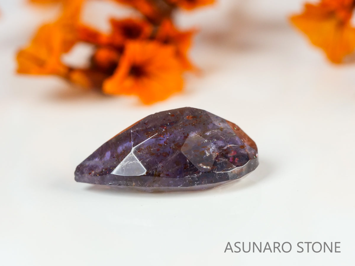 ブラッドショットアイオライト　ペアシェイプ　インド産　　1.42ct【231108-1747】