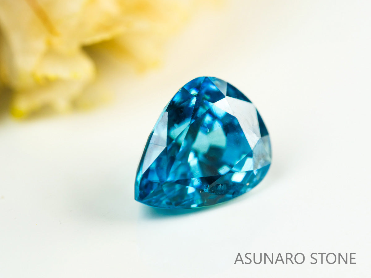 ブルージルコン ラタナキリブルー ペアシェイプ 2.69ct カンボジア産