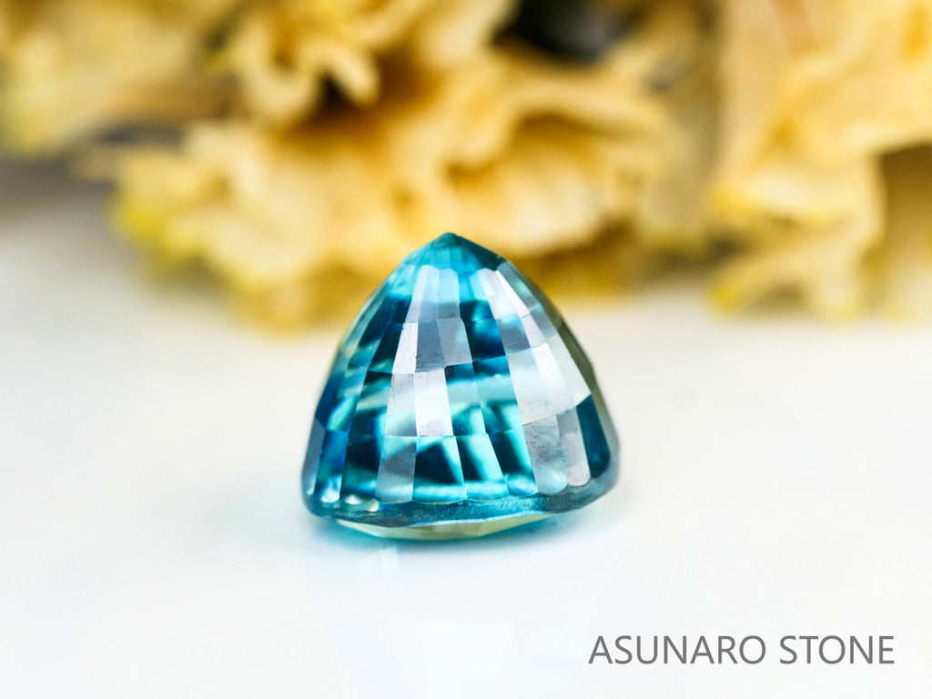 ブルージルコン　ラタナキリブルー　クッションカット　2.78ct　カンボジア産　【231010-1861】