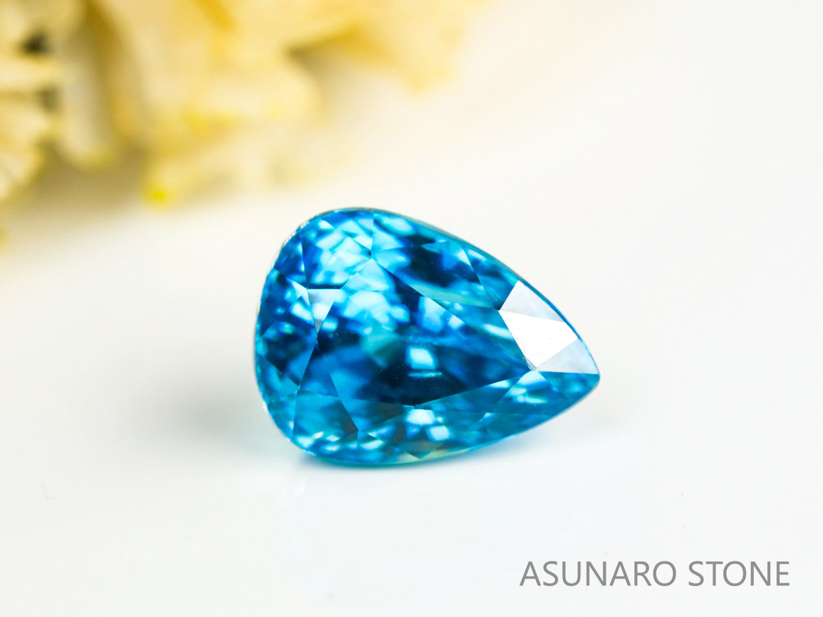 ブルージルコン　ラタナキリブルー　ペアシェイプ　2.75ct　カンボジア産　【231010-1862】