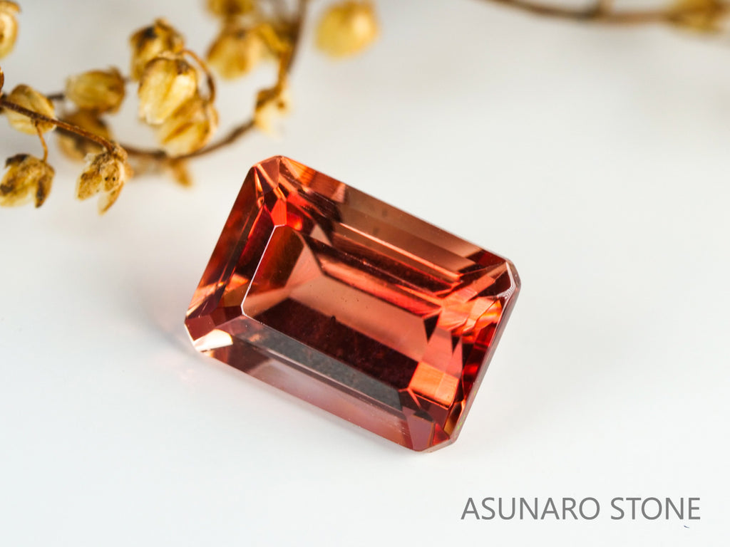 オレゴンサンストーン　エメラルドカット　アメリカ産 　1.10ct【231010-1847】