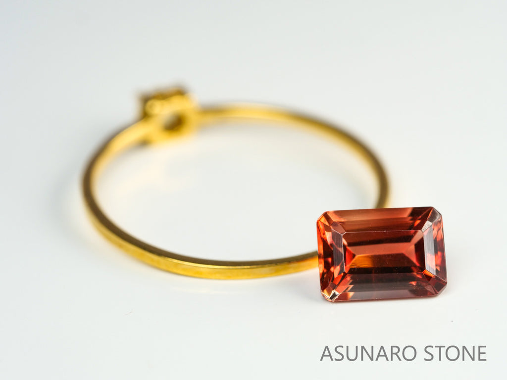 オレゴンサンストーン　エメラルドカット　アメリカ産 　1.10ct【231010-1847】