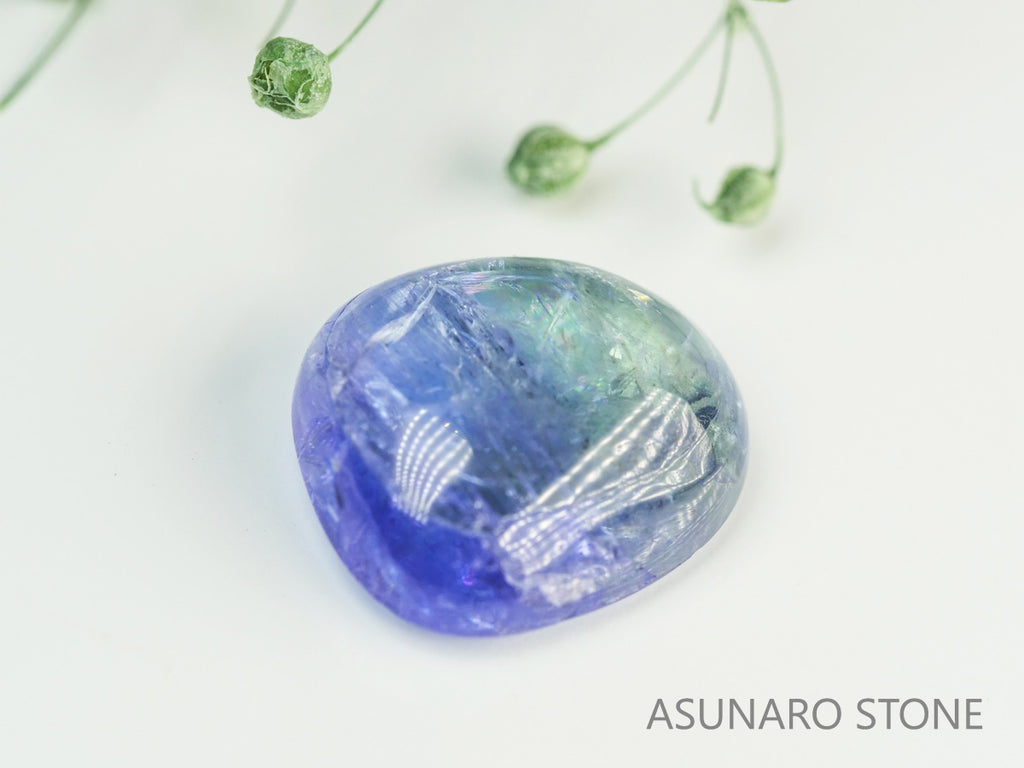 バイカラーゾイサイト（タンザナイト）  カボション　タンザニア産　　3.20ct【231113-1850】