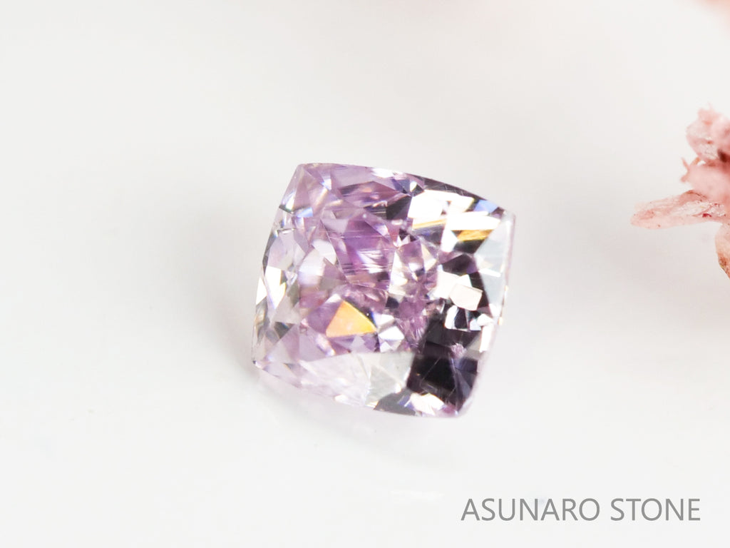 ピンクダイヤモンド　Fancy Light Purple Pink　SI2　クッションカット　0.067ct　【231115-1914】