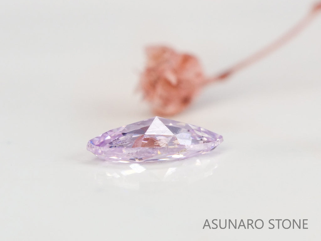 ピンクダイヤモンド　Fancy Light Purple Pink　SI2　マーキスカット　0.047ct　【231115-1911】