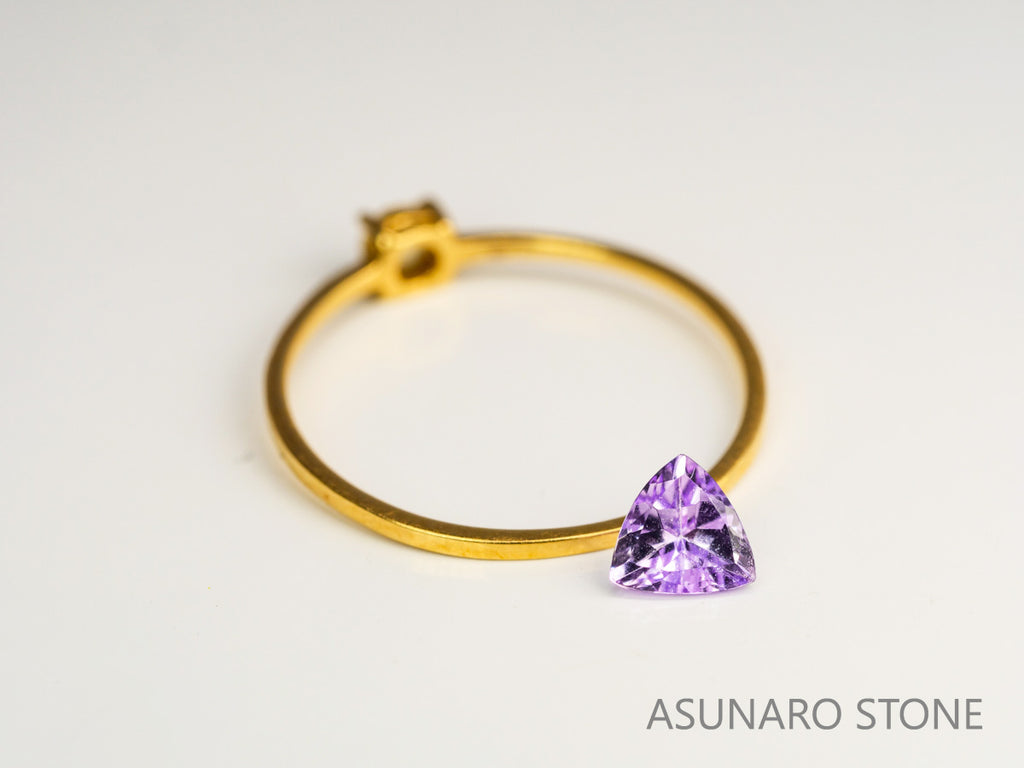 ピンクゾイサイト　トリリアントカット　タンザニア産　　0.40ct【231225-1950】