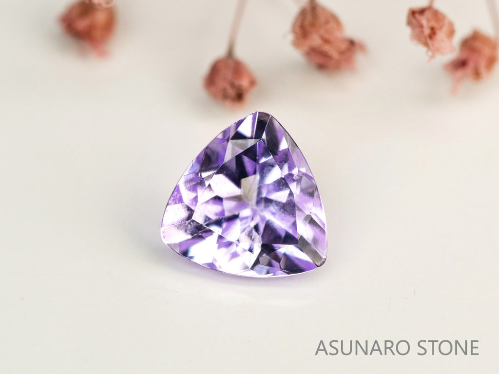 ピンクゾイサイト　トリリアントカット　タンザニア産　　0.65ct【231225-1954】