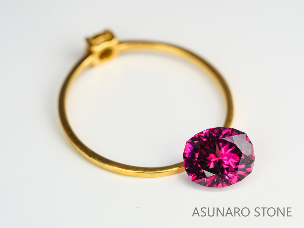 マラヤガーネット  特殊カット（16角形）　 タンザニア産　1.28ct　【231218-1959】