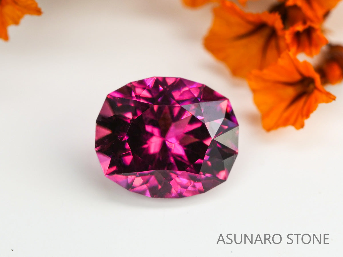 マラヤガーネット 特殊カット（16角形） タンザニア産　1.40ct　【231218-1960】