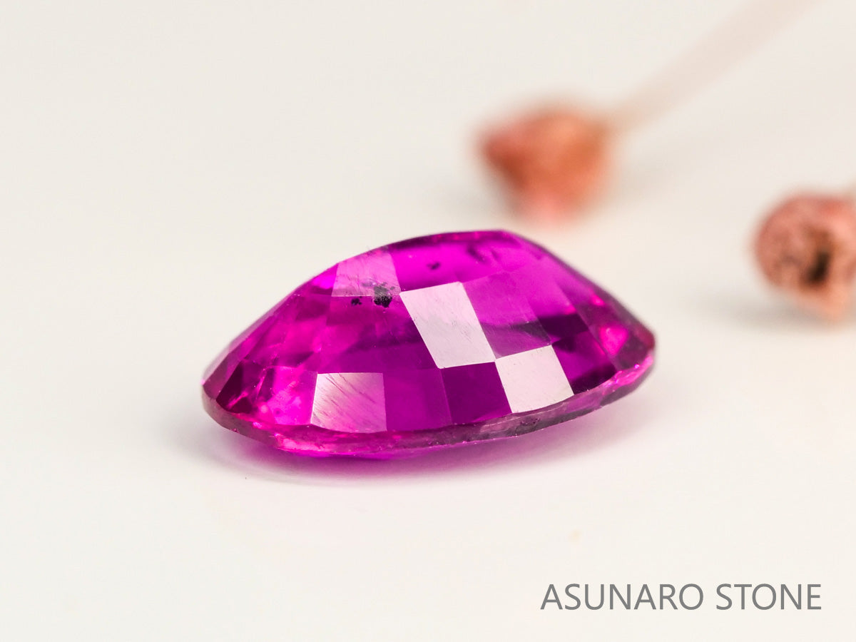 非加熱ピンクサファイア オーバルカット スリランカ産 0.72ct 日独