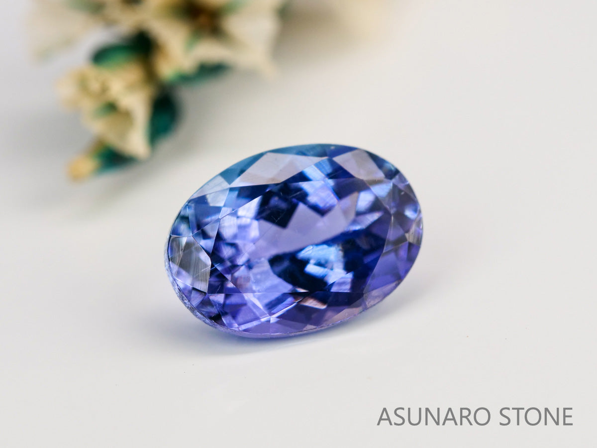 バイカラータンザナイト　オーバルカット　タンザニア産　　0.93ct【240115-1974】