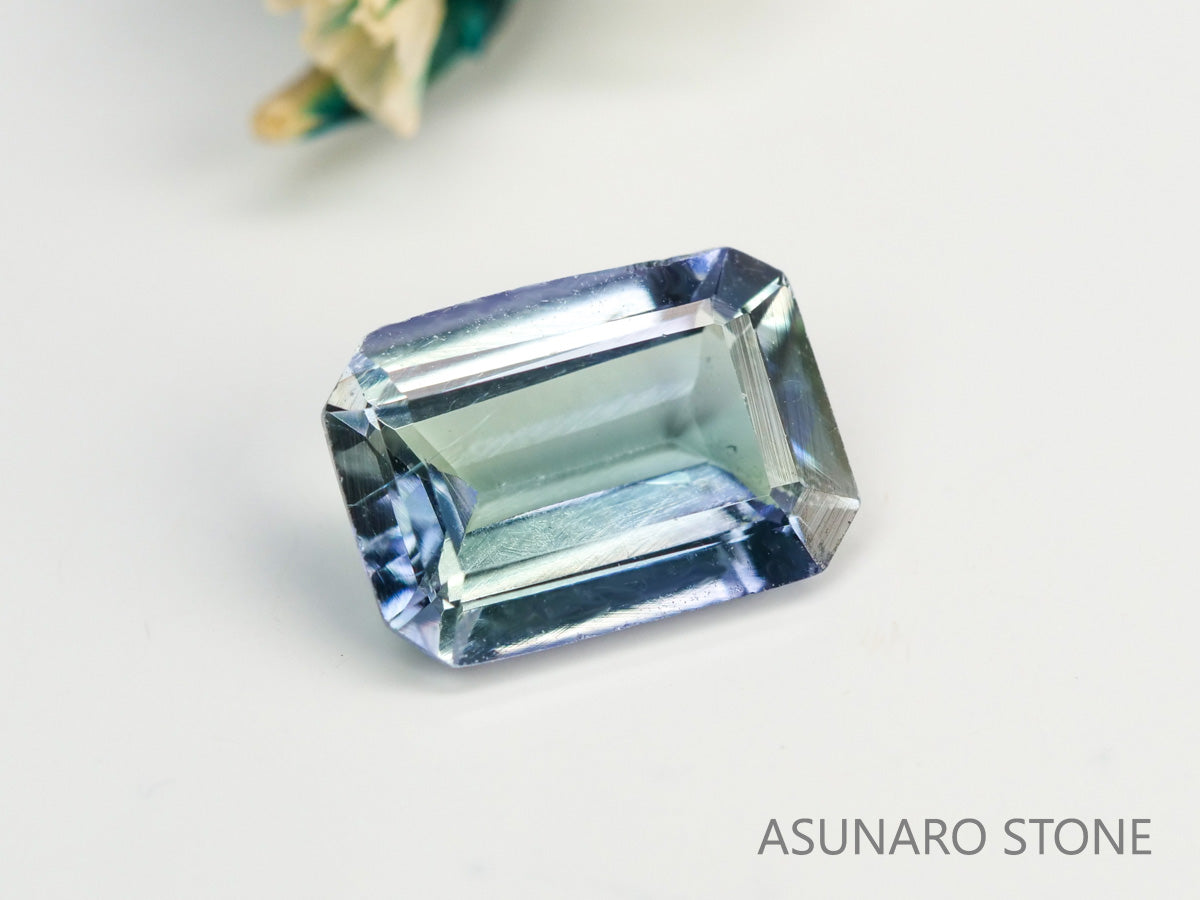 バイカラータンザナイト　エメラルドカット　タンザニア産　　0.78ct【240205-1976】
