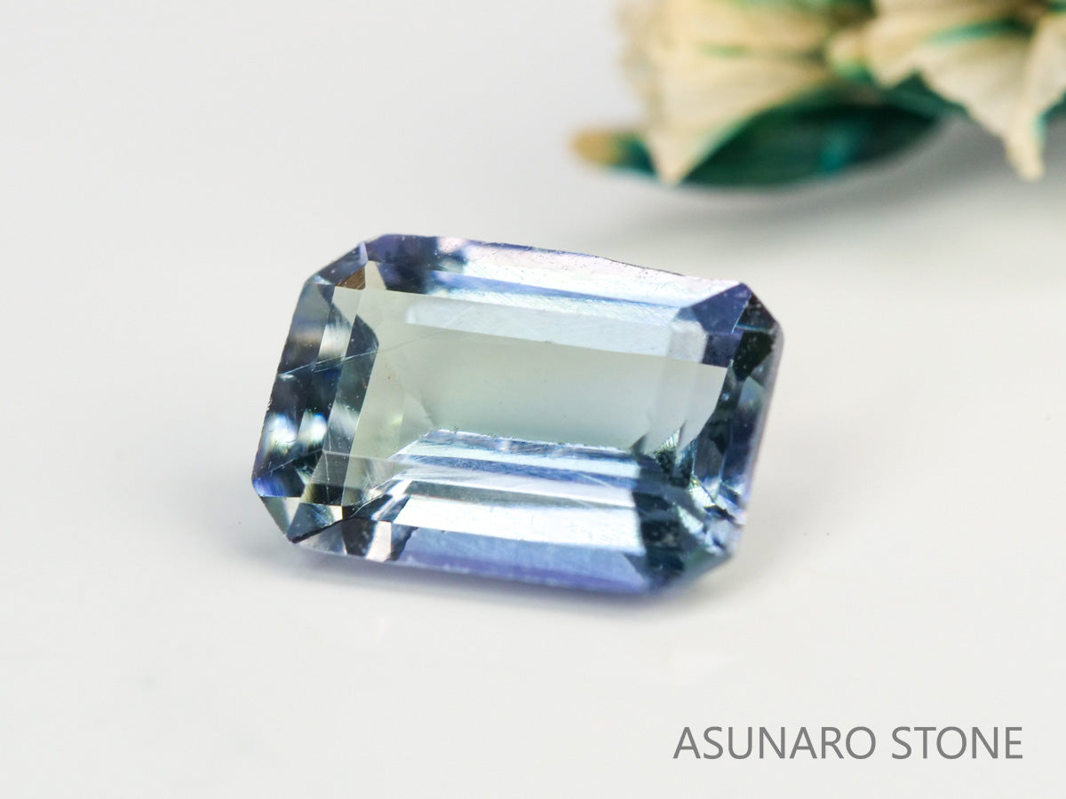 バイカラータンザナイト　エメラルドカット　タンザニア産　　0.78ct【240205-1976】