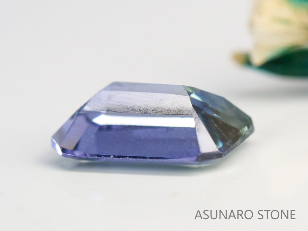 バイカラータンザナイト　エメラルドカット　タンザニア産　　0.78ct【240205-1976】