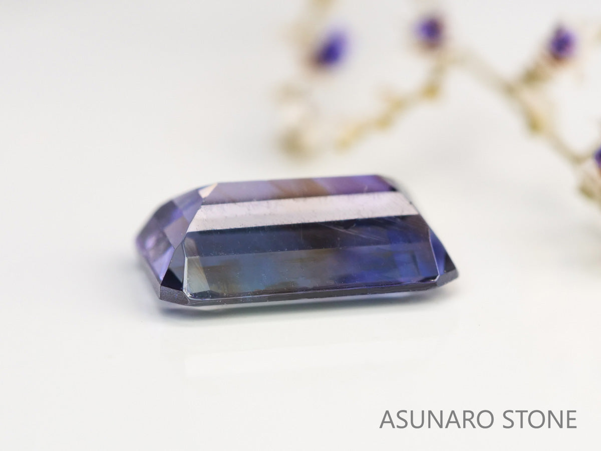 パーティーカラータンザナイト エメラルドカット タンザニア産 1.36ct