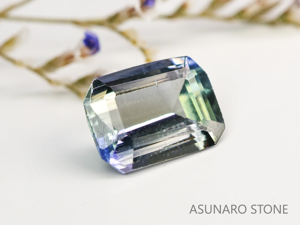 パーティーカラータンザナイト　エメラルドカット　タンザニア産　　1.38ct【240205-1984】