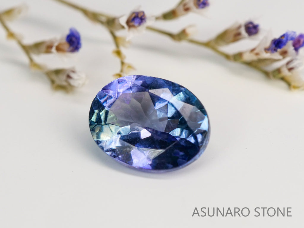 パーティーカラータンザナイト　オーバルカット　タンザニア産　　1.04ct【240115-1988】