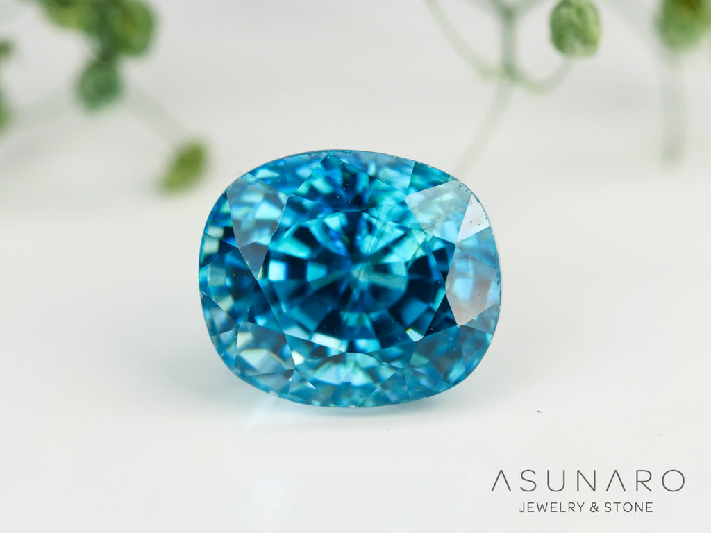 ブルージルコン　ラタナキリブルー　クッションカット　2.64ct　カンボジア産　【240502-1991】