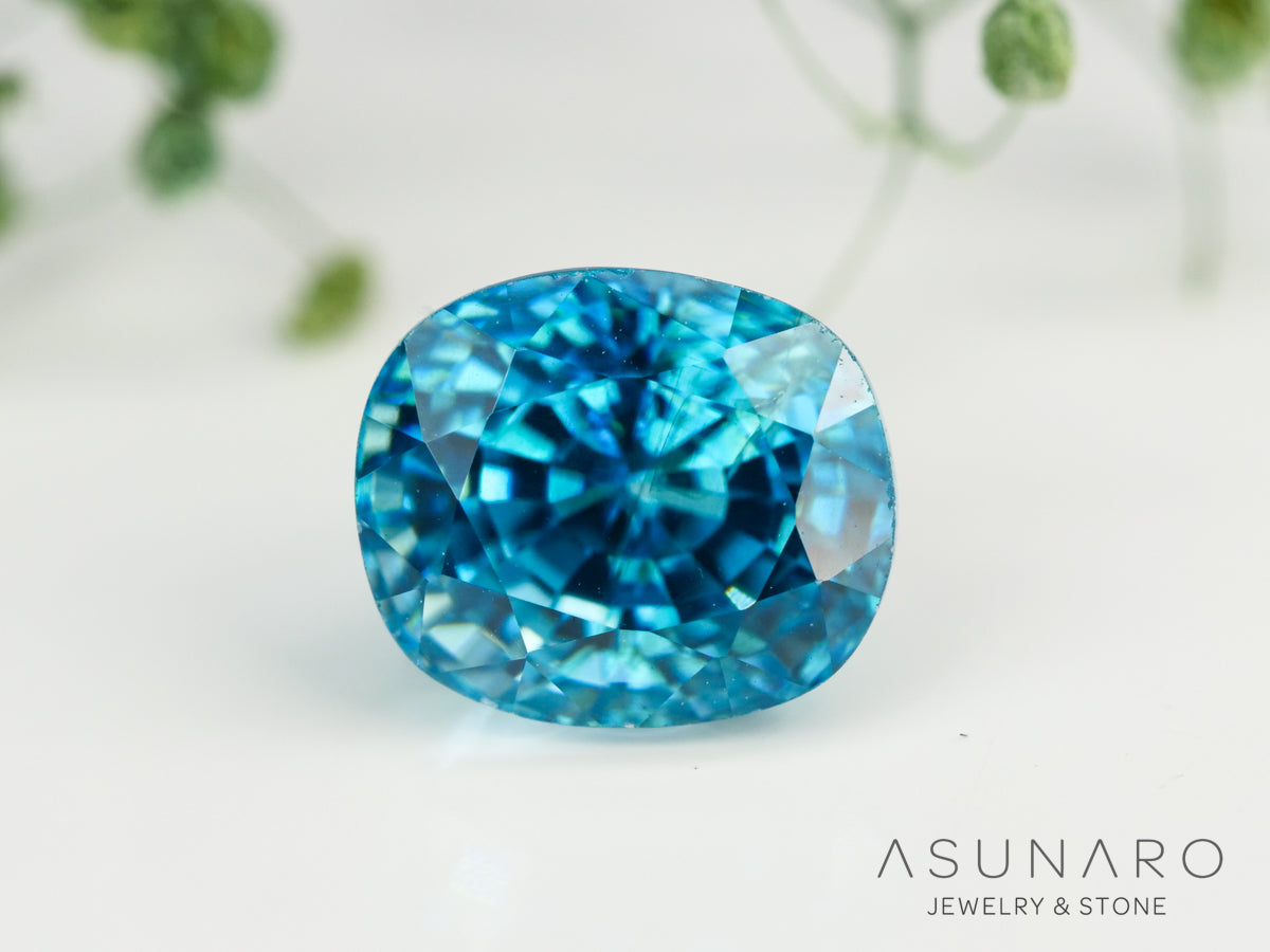 ブルージルコン　ラタナキリブルー　クッションカット　2.64ct　カンボジア産　【240502-1991】