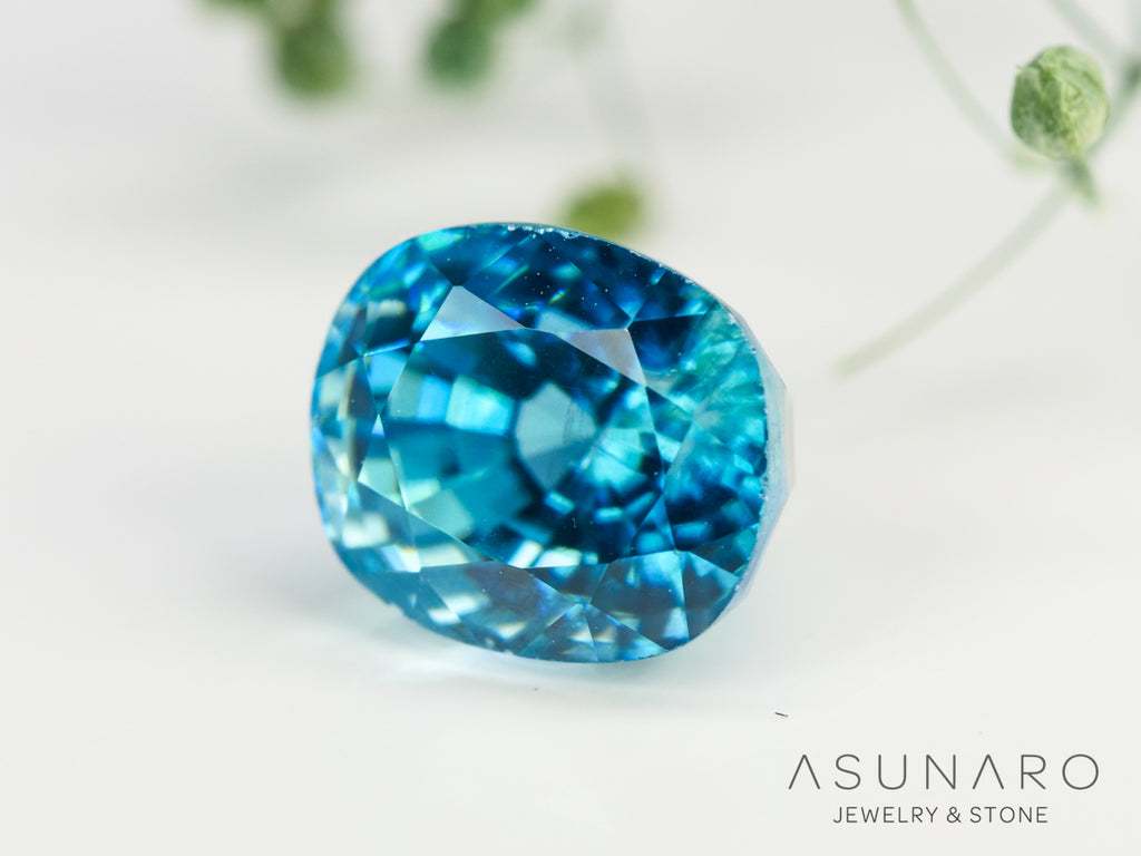 ブルージルコン　ラタナキリブルー　クッションカット　2.64ct　カンボジア産　【240502-1991】