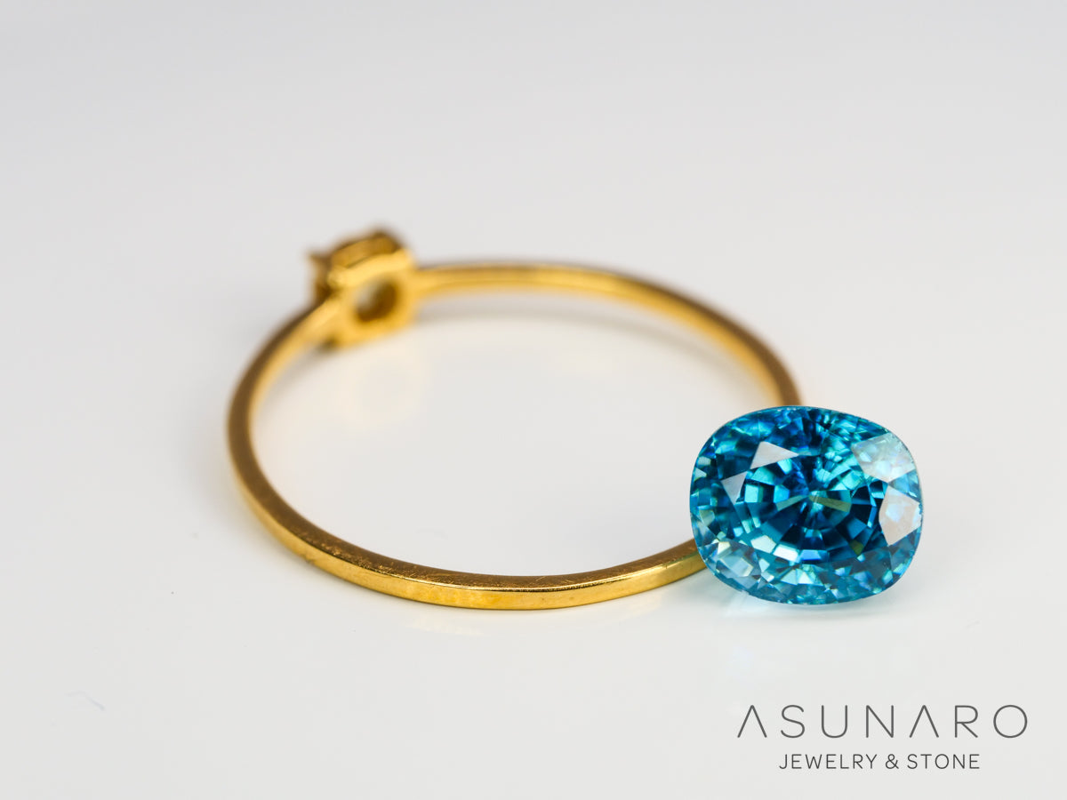 ブルージルコン　ラタナキリブルー　クッションカット　2.64ct　カンボジア産　【240502-1991】