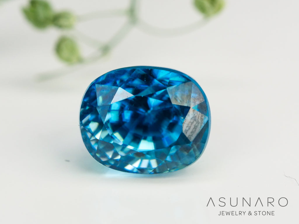 ブルージルコン　ラタナキリブルー　クッションカット　2.61ct　カンボジア産　【240502-1992】