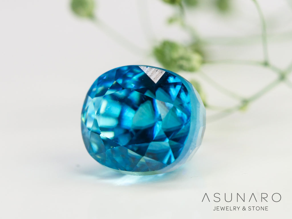 ブルージルコン　ラタナキリブルー　クッションカット　2.61ct　カンボジア産　【240502-1992】