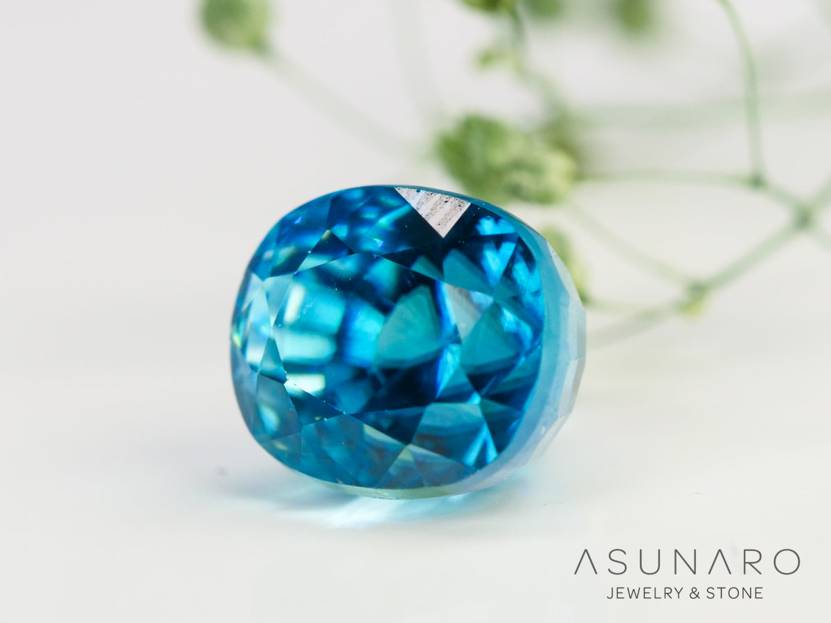 ブルージルコン　ラタナキリブルー　クッションカット　2.61ct　カンボジア産　【240502-1992】