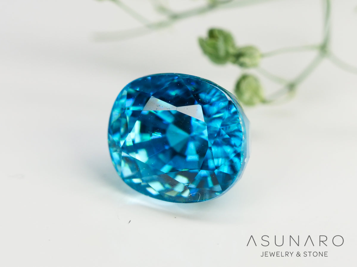 ブルージルコン　ラタナキリブルー　クッションカット　2.49ct　カンボジア産　【240502-1994】