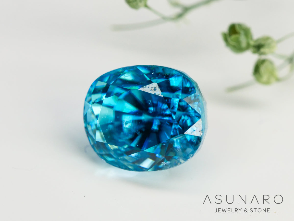 ブルージルコン　ラタナキリブルー　クッションカット　2.56ct　カンボジア産　【240502-1995】