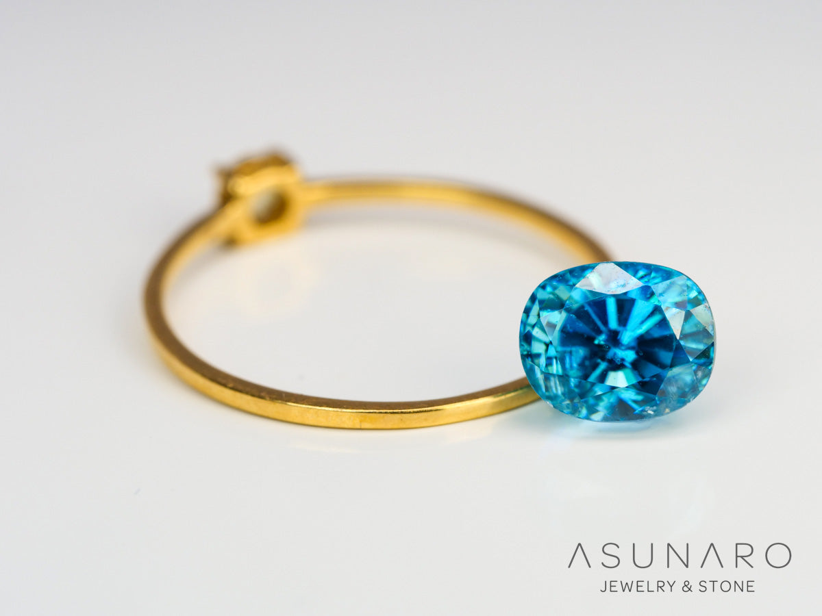 ブルージルコン　ラタナキリブルー　クッションカット　2.56ct　カンボジア産　【240502-1995】