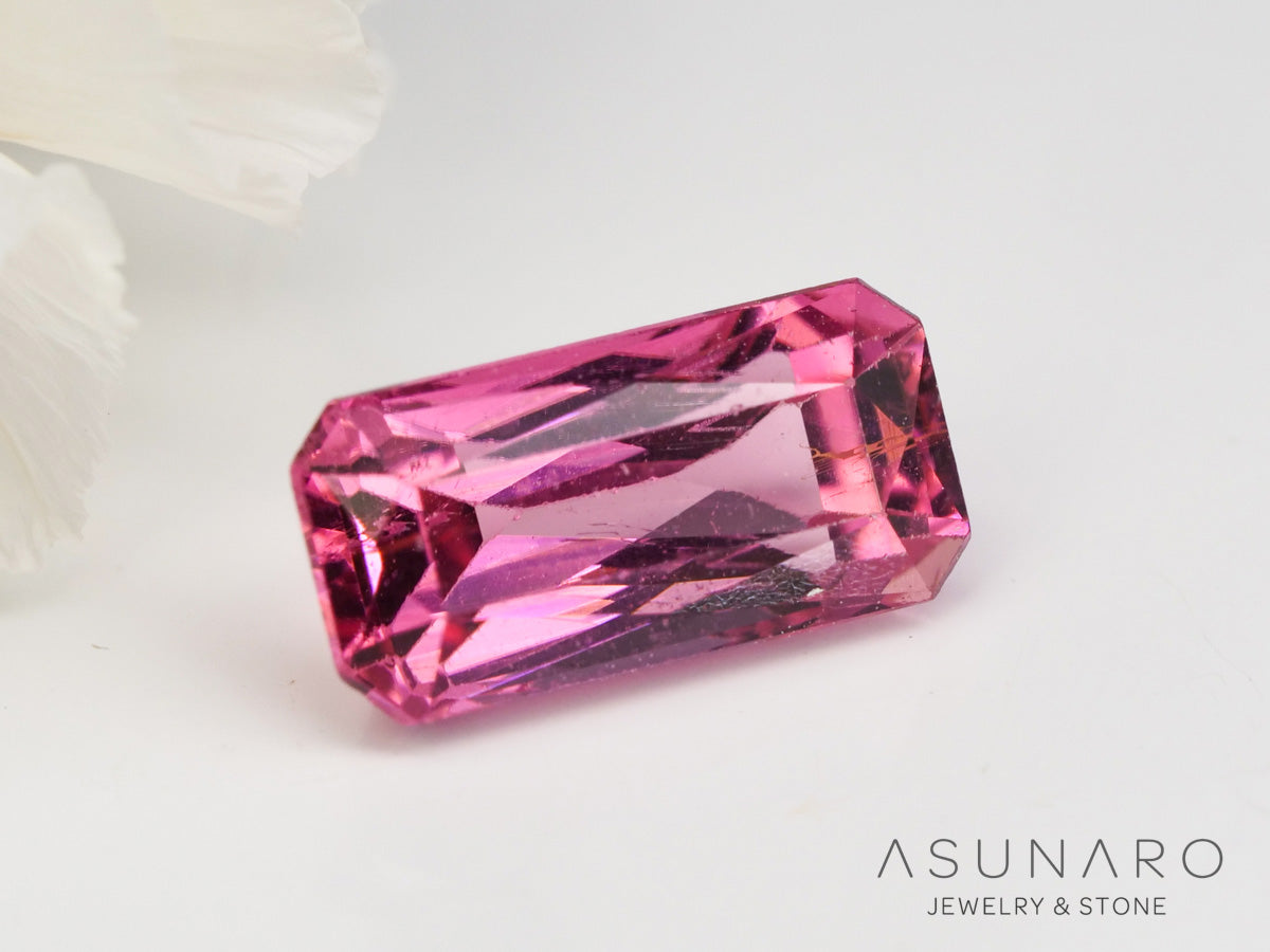 ピンクトルマリン　エメラルドカット　ルワンダ産　0.71ct【240513-2034】