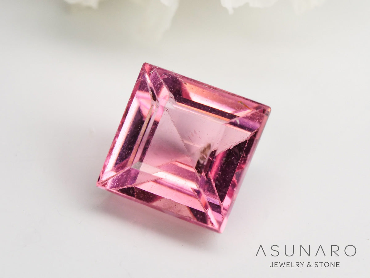 ピンクトルマリン　プリンセスカット　ルワンダ産　0.96ct【240513-2035】