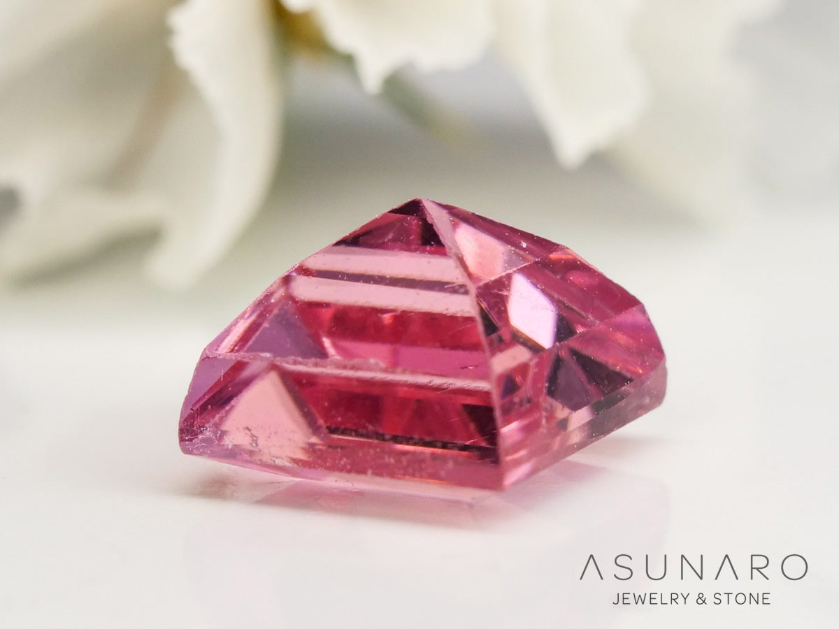 ピンクトルマリン　プリンセスカット　ルワンダ産　0.96ct【240513-2035】