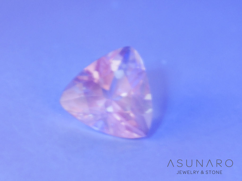 インペリアルブルーアパタイト　トリリアントカット　 マダガスカル産　0.94ct　【240312-2073】