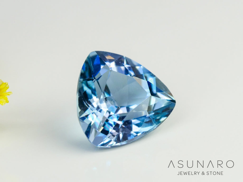 インペリアルブルーアパタイト　トリリアントカット　 マダガスカル産　1.00ct　【240312-2074】